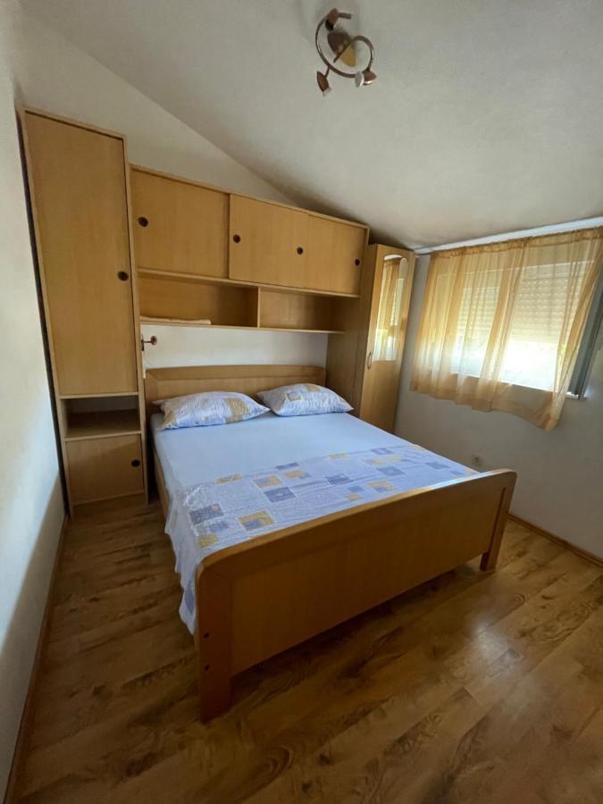Apartman Jukic Marina Exterior foto