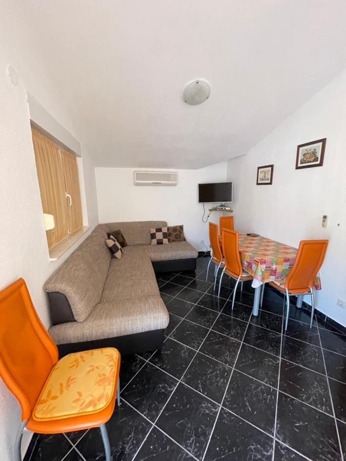 Apartman Jukic Marina Exterior foto