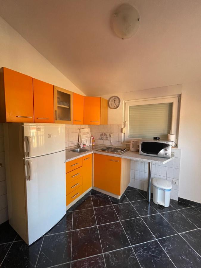 Apartman Jukic Marina Exterior foto